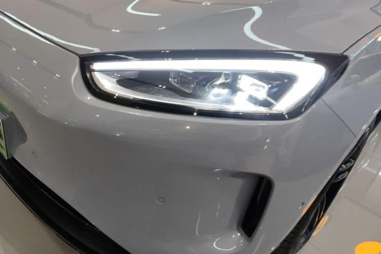 Used Hima AITO M5 2025 Extended-Range Ultra All-Wheel-Drive Version Left Front Headlight