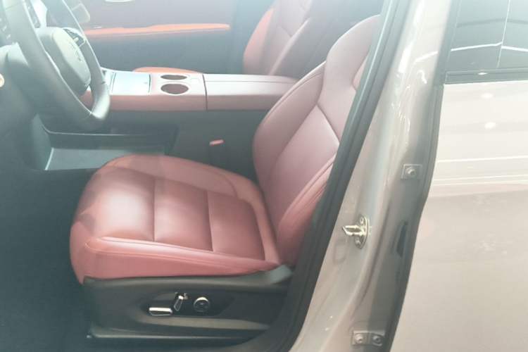 Used Hima AITO M5 2025 Extended-Range Ultra All-Wheel-Drive Version Left Front Seat