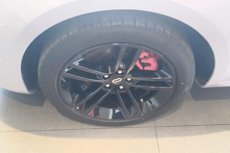 Used Hima AITO M5 2025 Extended-Range Ultra All-Wheel-Drive Version Left Front Wheel Hub