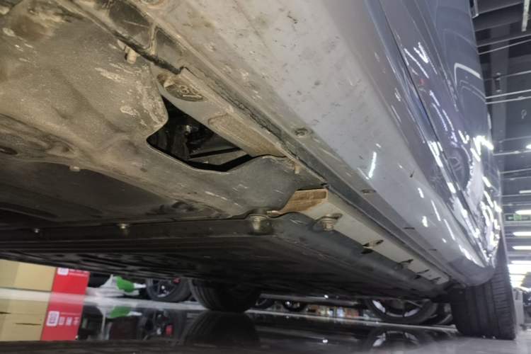 Used Hima AITO M5 2025 Extended-Range Ultra Rear-Wheel-Drive Version Left Side Sill