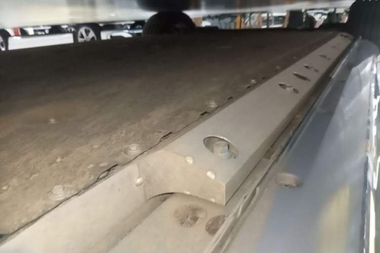 Used Hima AITO M5 2025 All-Electric Ultra Rear-Wheel-Drive Version Left Side Sill