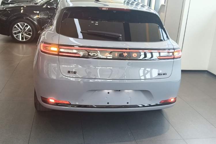 Used Hima AITO M5 2025 Extended-Range Ultra All-Wheel-Drive Version Rear