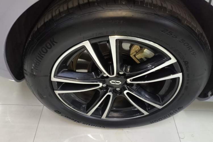 Used Hima AITO M5 2025 Extended-Range Ultra Rear-Wheel-Drive Version Right Rear Wheel Hub