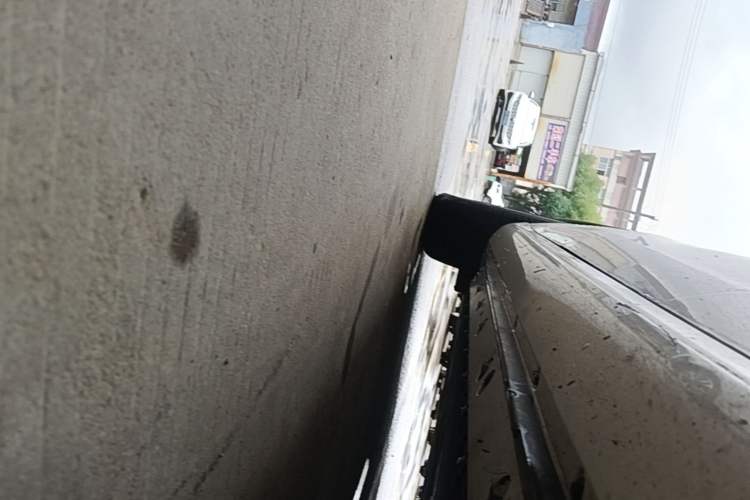 Used Hima AITO M5 2025 All-Electric Ultra Rear-Wheel-Drive Version Right Side Sill