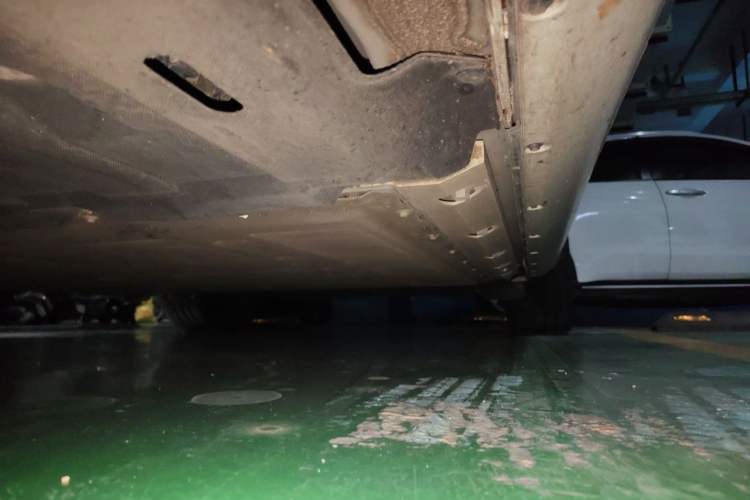 Used Hima AITO M5 2025 Extended-Range Ultra Rear-Wheel-Drive Version Chassis Front Left