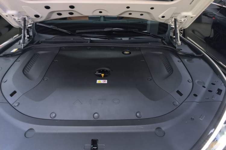 Used Hima AITO M5 2025 Extended-Range Ultra All-Wheel-Drive Version Engine Bay