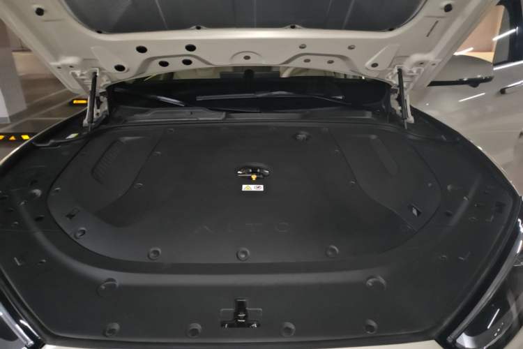 Used Hima AITO M5 2025 Extended-Range Ultra All-Wheel-Drive Version Engine Bay