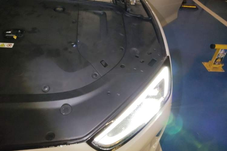 Used Hima AITO M5 2025 Extended-Range Ultra Rear-Wheel-Drive Version Engine Bay Left