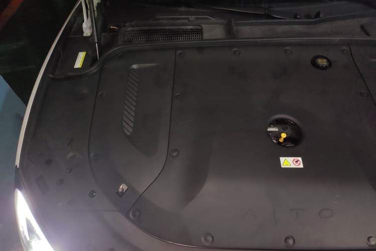 Used Hima AITO M5 2025 Extended-Range Ultra Rear-Wheel-Drive Version Engine Bay Right