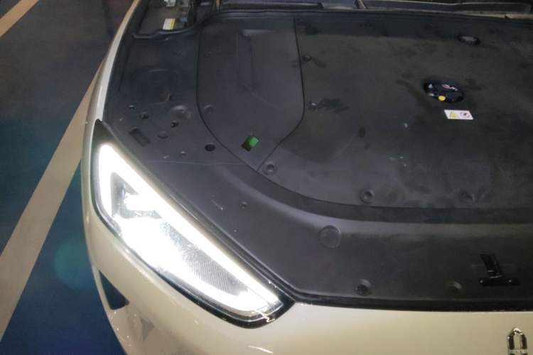 Used Hima AITO M5 2025 Extended-Range Ultra Rear-Wheel-Drive Version Engine Bay Right