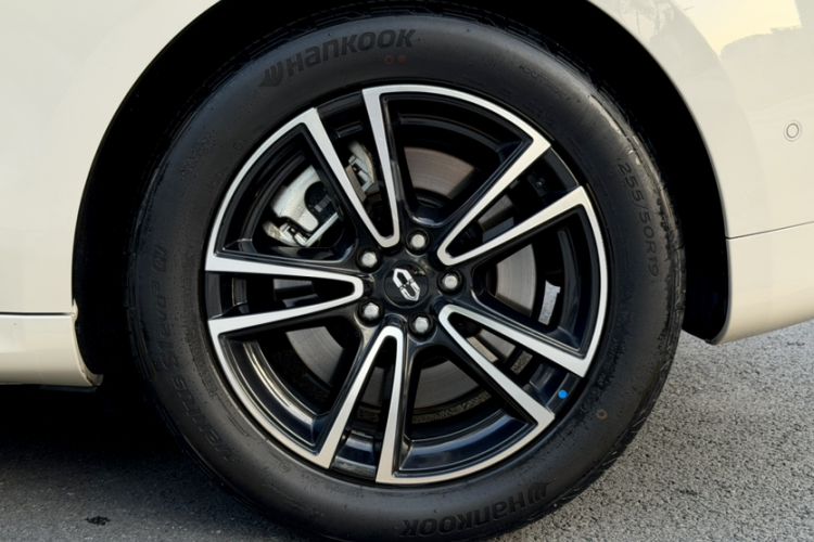 Used Hima AITO M5 2025 Extended-Range Ultra Rear-Wheel-Drive Version Exterior 1