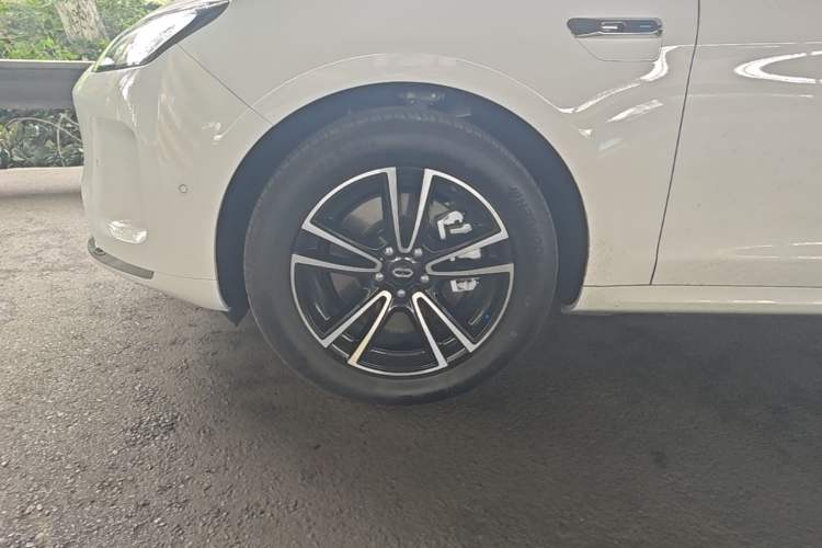 Used Hima AITO M5 2025 Extended-Range Ultra All-Wheel-Drive Version Exterior 4