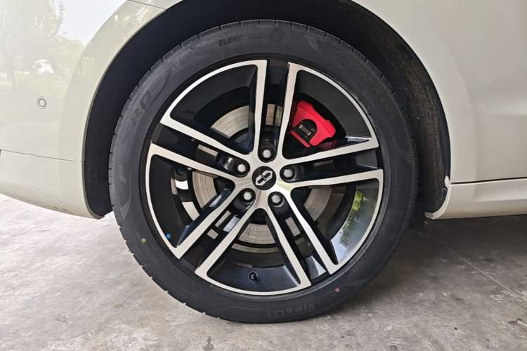 Used Hima AITO M5 2025 Extended-Range Ultra All-Wheel-Drive Version Exterior 5