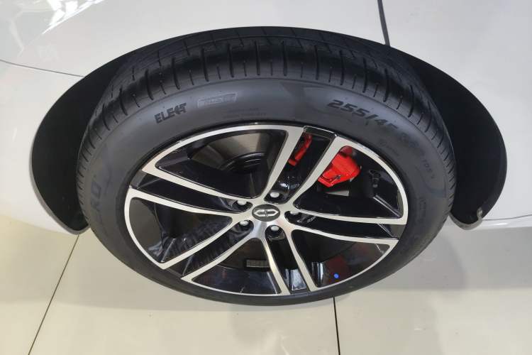 Used Hima AITO M5 2025 Extended-Range Ultra All-Wheel-Drive Version Exterior 5