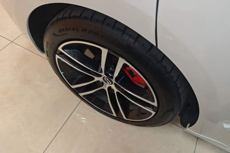 Used Hima AITO M5 2025 Extended-Range Ultra All-Wheel-Drive Version Exterior 5
