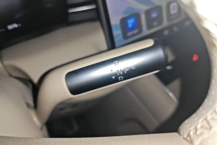 Used Hima AITO M5 2025 Extended-Range Ultra All-Wheel-Drive Version Gear Lever