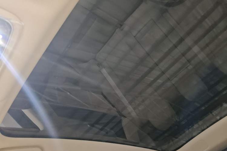 Used Hima AITO M5 2025 Extended-Range Ultra All-Wheel-Drive Version Headliner