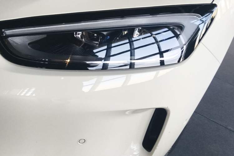 Used Hima AITO M5 2025 Extended-Range Ultra All-Wheel-Drive Version Left Front Headlight