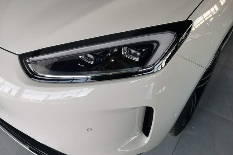 Used Hima AITO M5 2025 Extended-Range Ultra All-Wheel-Drive Version Left Front Headlight