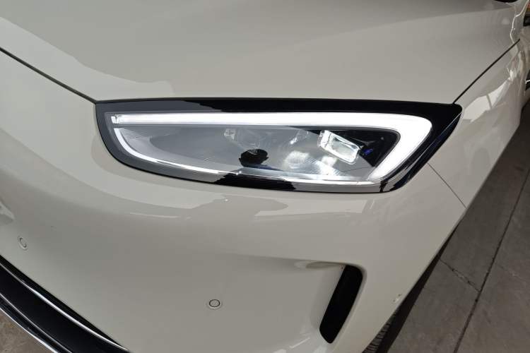 Used Hima AITO M5 2025 Extended-Range Ultra All-Wheel-Drive Version Left Front Headlight