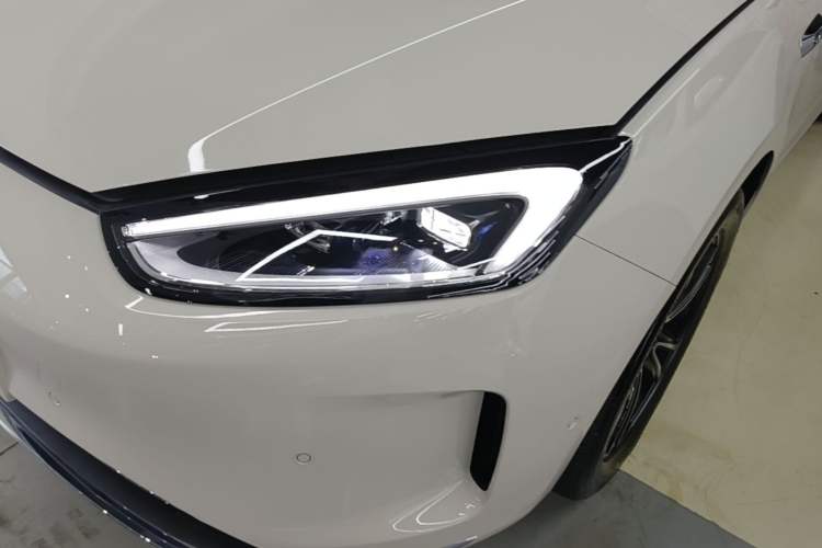 Used Hima AITO M5 2025 Extended-Range Ultra Rear-Wheel-Drive Version Left Front Headlight