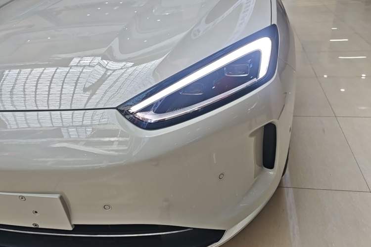 Used Hima AITO M5 2025 Extended-Range Ultra Rear-Wheel-Drive Version Left Front Headlight