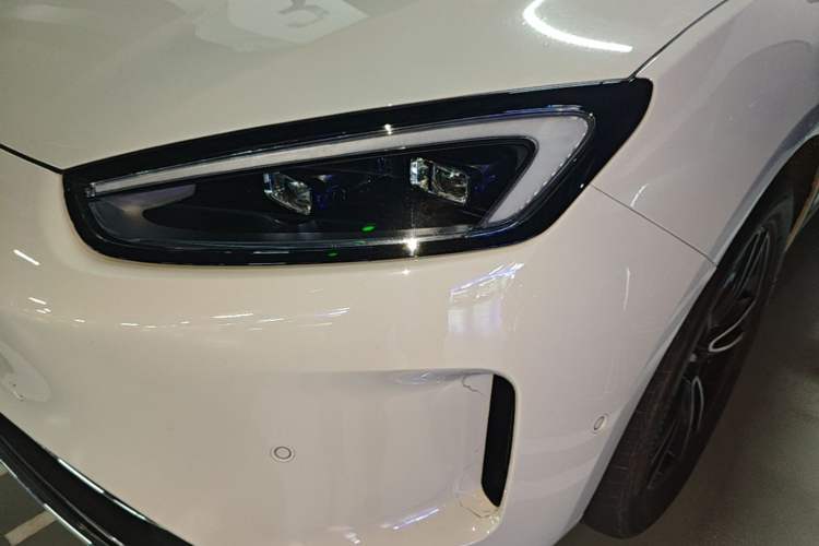 Used Hima AITO M5 2025 Extended-Range Ultra Rear-Wheel-Drive Version Left Front Headlight