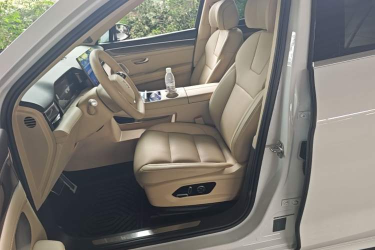 Used Hima AITO M5 2025 Extended-Range Ultra All-Wheel-Drive Version Left Front Seat