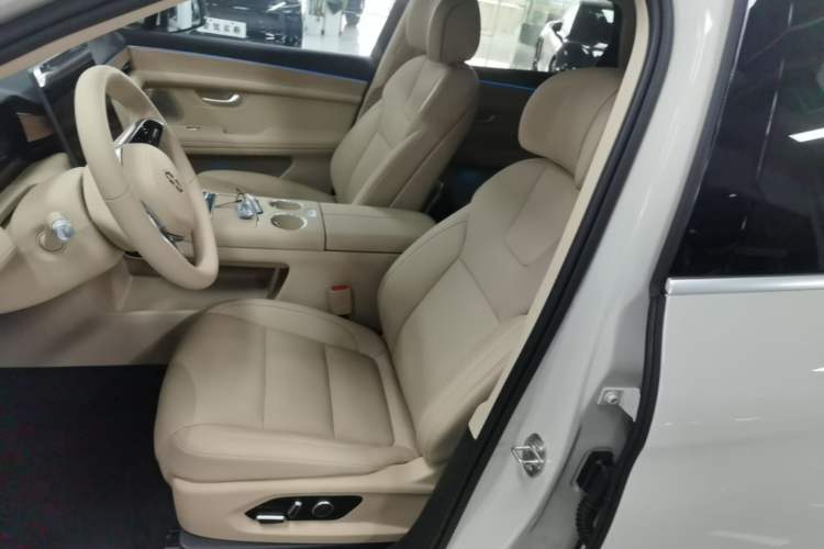 Used Hima AITO M5 2025 Extended-Range Ultra Rear-Wheel-Drive Version Left Front Seat