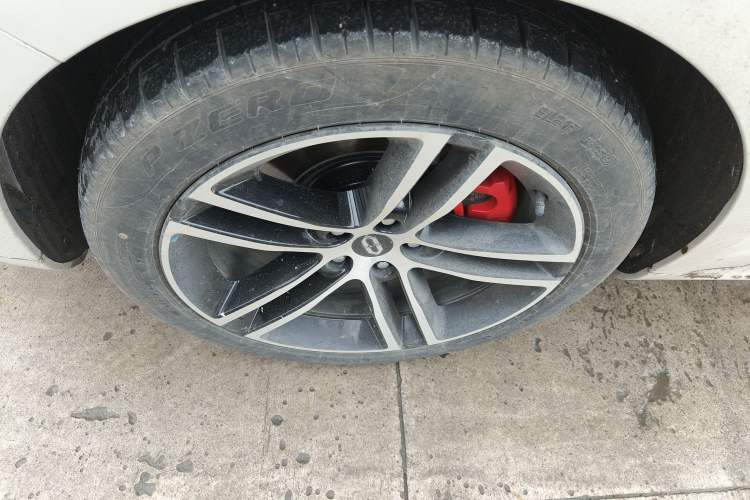 Used Hima AITO M5 2025 Extended-Range Ultra All-Wheel-Drive Version Left Front Wheel Hub