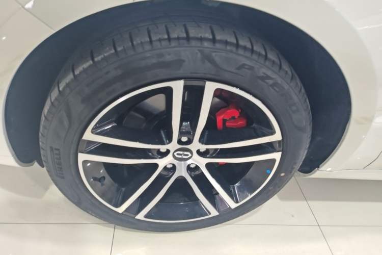 Used Hima AITO M5 2025 Extended-Range Ultra All-Wheel-Drive Version Left Front Wheel Hub