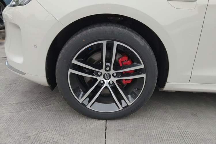 Used Hima AITO M5 2025 Extended-Range Ultra All-Wheel-Drive Version Left Front Wheel Hub