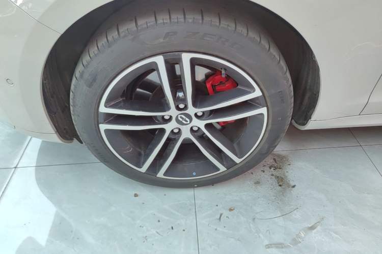 Used Hima AITO M5 2025 Extended-Range Ultra All-Wheel-Drive Version Left Front Wheel Hub