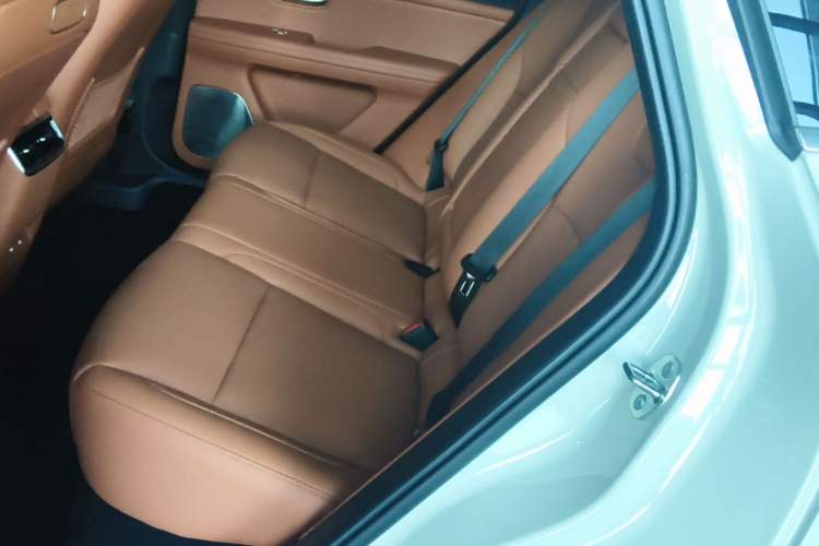 Used Hima AITO M5 2025 Extended-Range Ultra All-Wheel-Drive Version Left Rear Seat