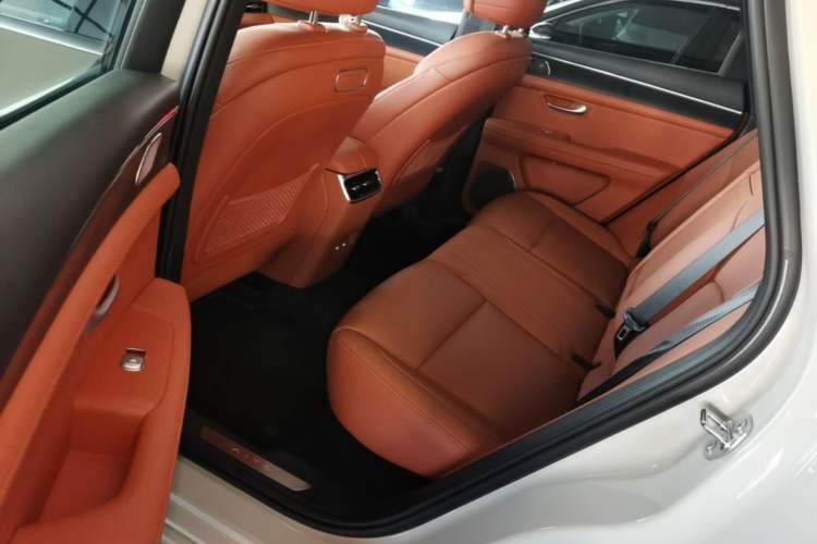 Used Hima AITO M5 2025 Extended-Range Ultra All-Wheel-Drive Version Left Rear Seat