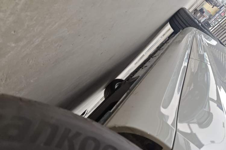 Used Hima AITO M5 2025 Extended-Range Ultra All-Wheel-Drive Version Left Side Sill