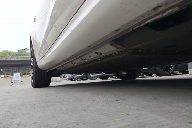 Used Hima AITO M5 2025 Extended-Range Ultra All-Wheel-Drive Version Left Side Sill