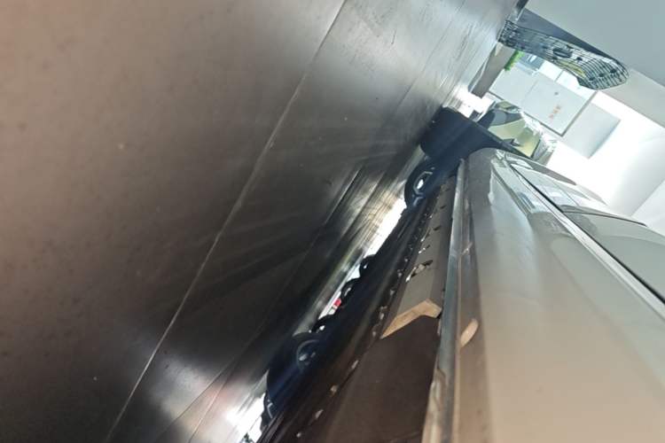 Used Hima AITO M5 2025 Extended-Range Ultra All-Wheel-Drive Version Left Side Sill