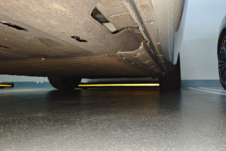 Used Hima AITO M5 2025 Extended-Range Ultra Rear-Wheel-Drive Version Left Side Sill