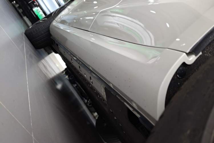 Used Hima AITO M5 2025 Extended-Range Ultra All-Wheel-Drive Version Left Side Sill
