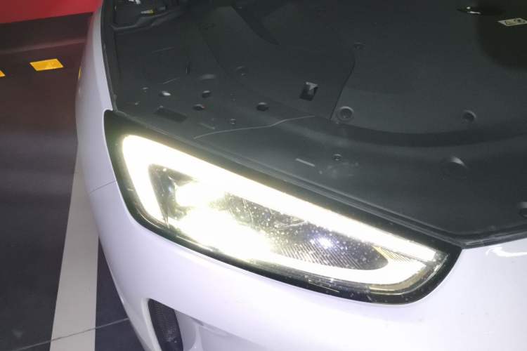 Used Hima AITO M5 2025 Extended-Range Ultra Rear-Wheel-Drive Version Right Front Headlight