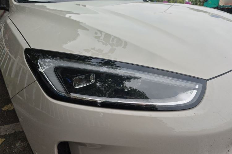 Used Hima AITO M5 2025 Extended-Range Ultra Rear-Wheel-Drive Version Right Front Headlight