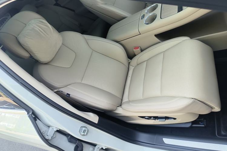 Used Hima AITO M5 2025 Extended-Range Ultra Rear-Wheel-Drive Version Right Front Seat