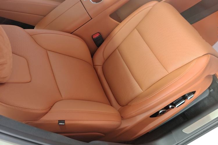 Used Hima AITO M5 2025 Extended-Range Ultra All-Wheel-Drive Version Right Front Seat