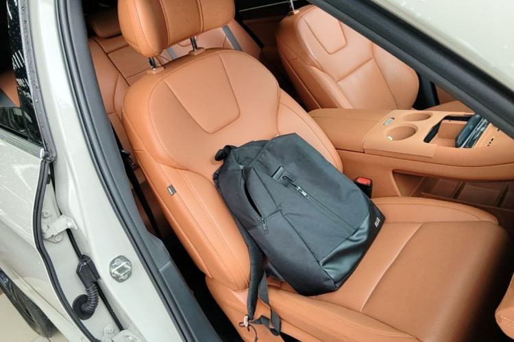 Used Hima AITO M5 2025 Extended-Range Ultra Rear-Wheel-Drive Version Right Front Seat