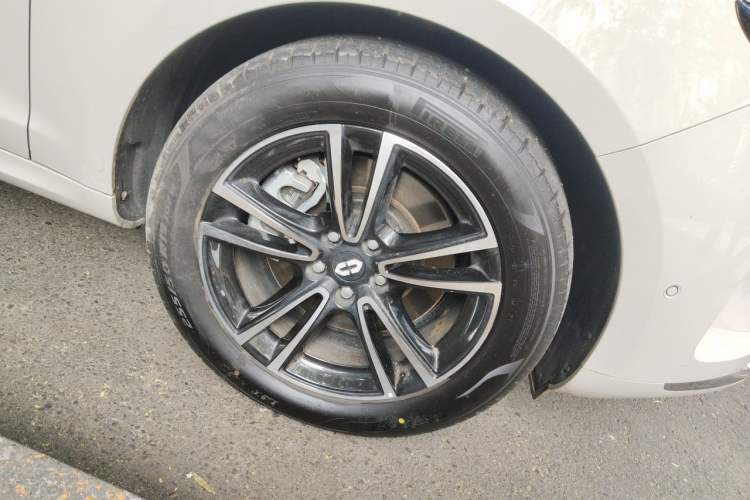 Used Hima AITO M5 2025 All-Electric Ultra Rear-Wheel-Drive Version Right Front Wheel Hub
