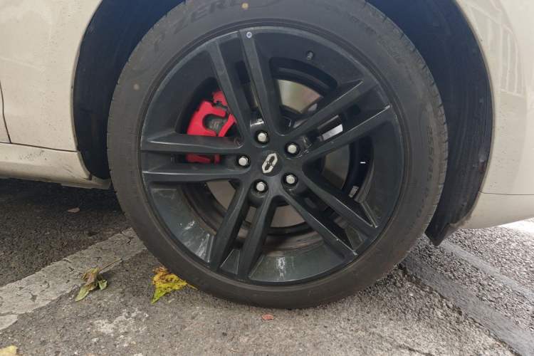 Used Hima AITO M5 2025 Extended-Range Ultra Rear-Wheel-Drive Version Right Front Wheel Hub