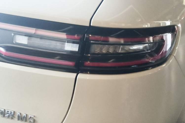 Used Hima AITO M5 2025 Extended-Range Ultra All-Wheel-Drive Version Right Rear Taillight