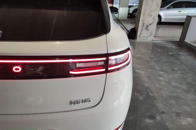 Used Hima AITO M5 2025 Extended-Range Ultra Rear-Wheel-Drive Version Right Rear Taillight