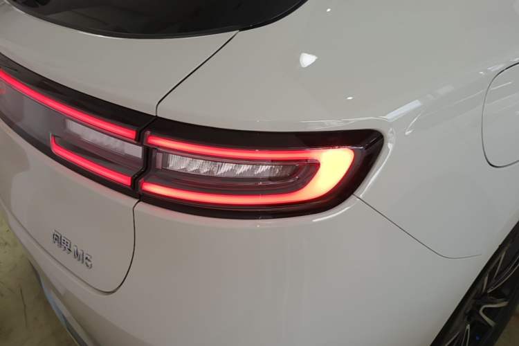 Used Hima AITO M5 2025 Extended-Range Ultra Rear-Wheel-Drive Version Right Rear Taillight